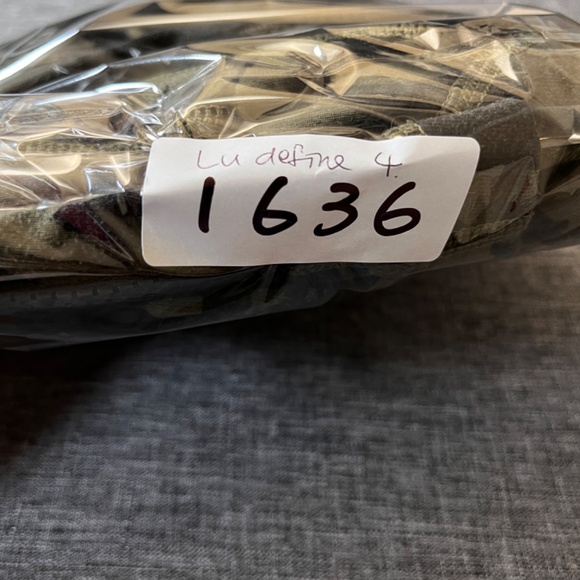 Lululemon Define Full Zip Camo Jacket - Women's Size 4 - Green - Picture 14 of 14